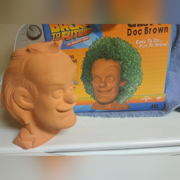 Back to the Future Chia Pet - Picture 4 of 5